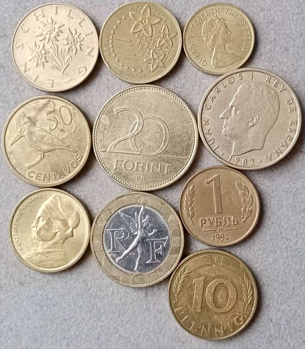 Mixed lot of 10 coins (All different countries)