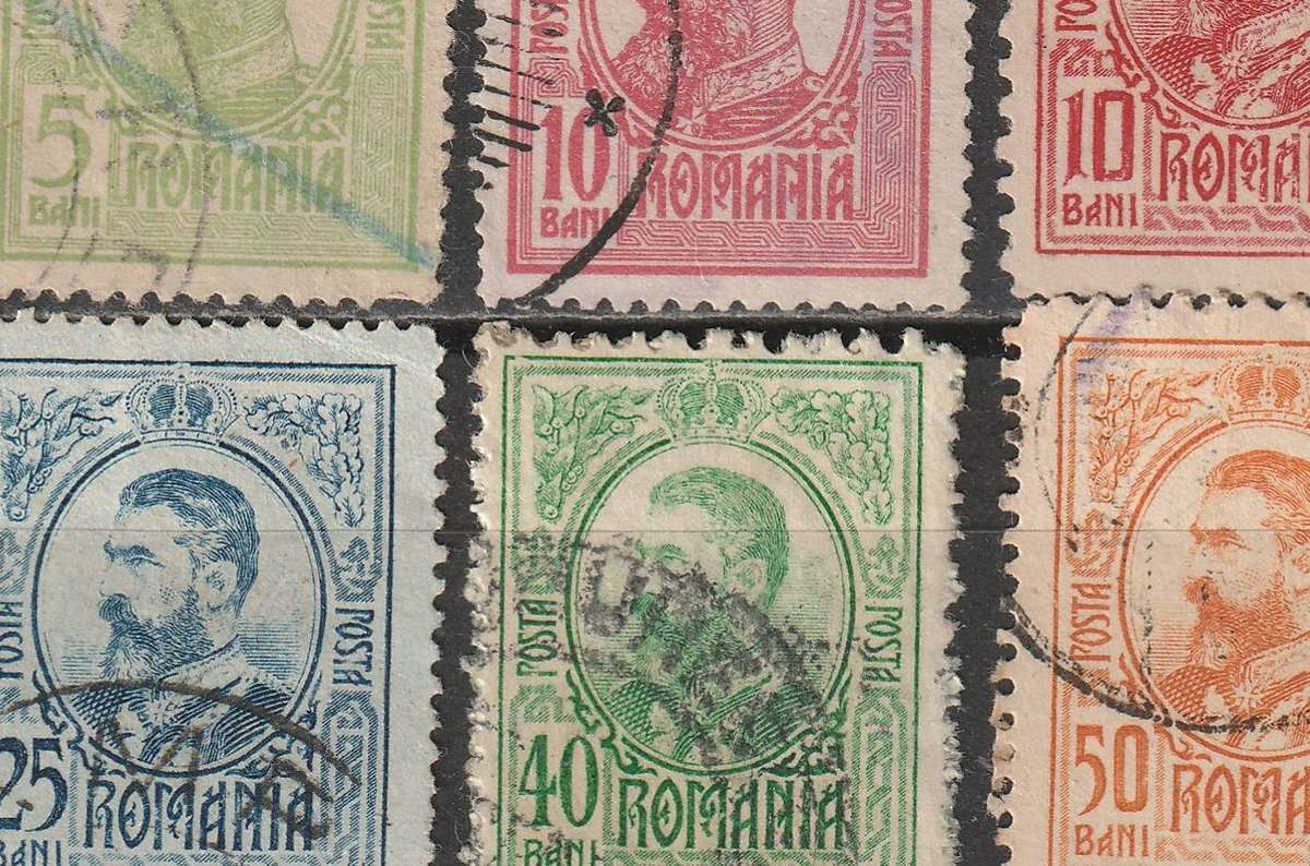 ROMANIA - 1908-1909 King Karl I  Issues  Nice range of singles and blocks of four VF USED