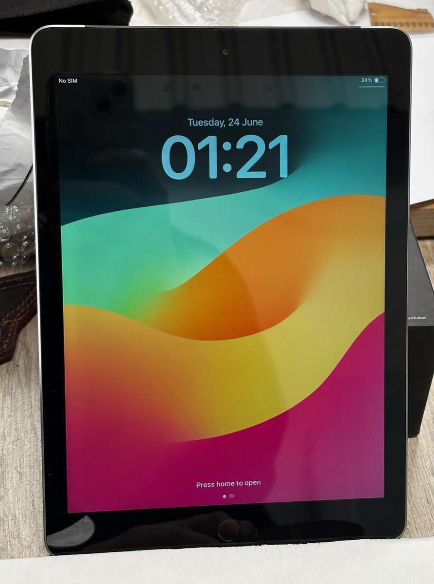 iPad 6th Gen - 128GB