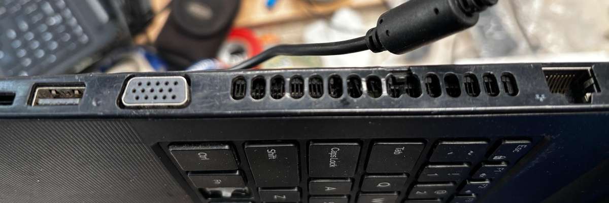 Dell Inspiron Laptop - NEEDS WORK