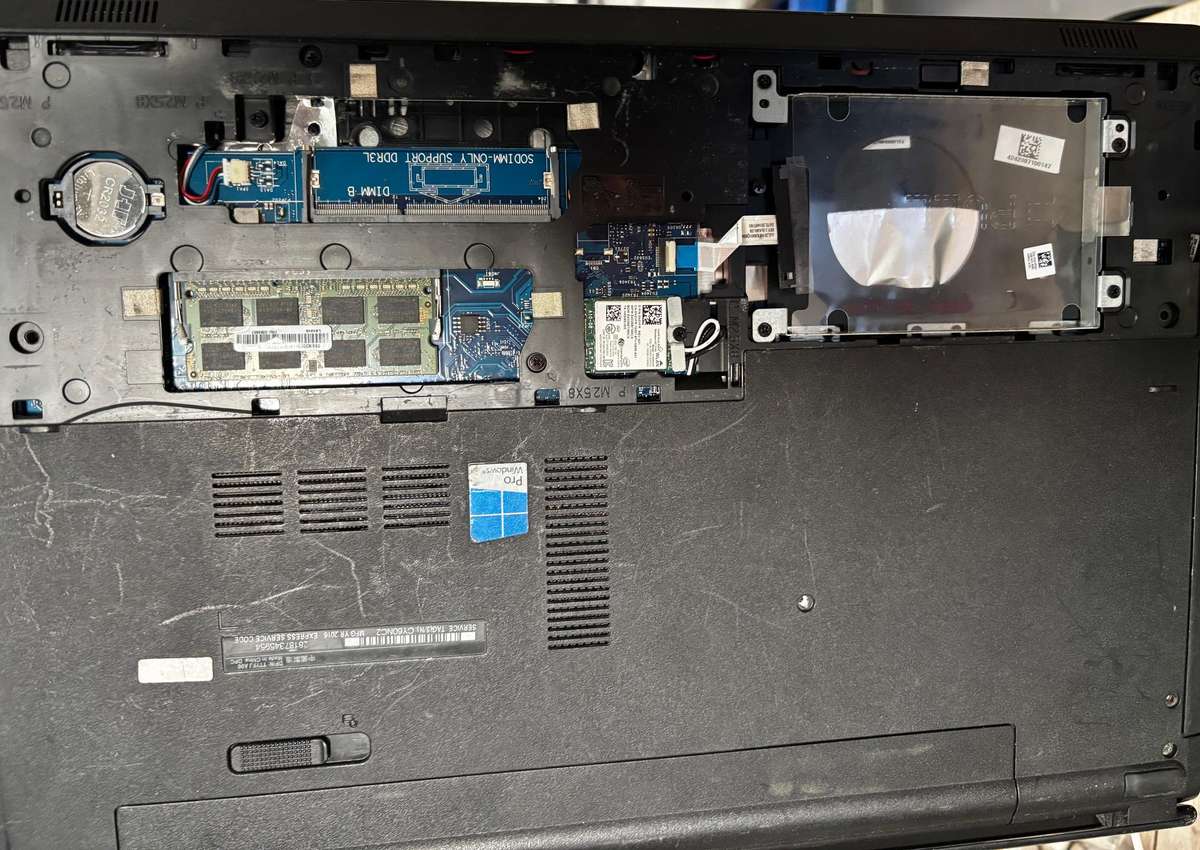 Dell Inspiron Laptop - NEEDS WORK