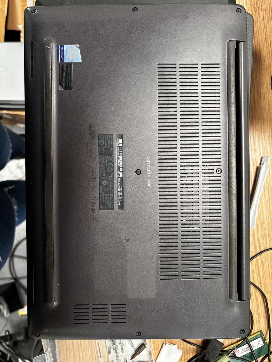 Dell 7400 Laptop