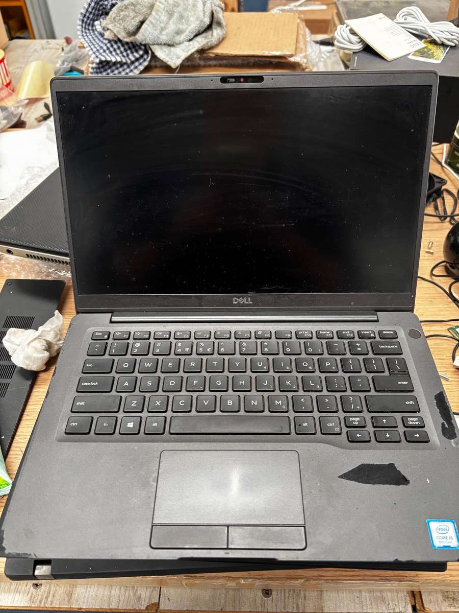 Dell 7400 Laptop