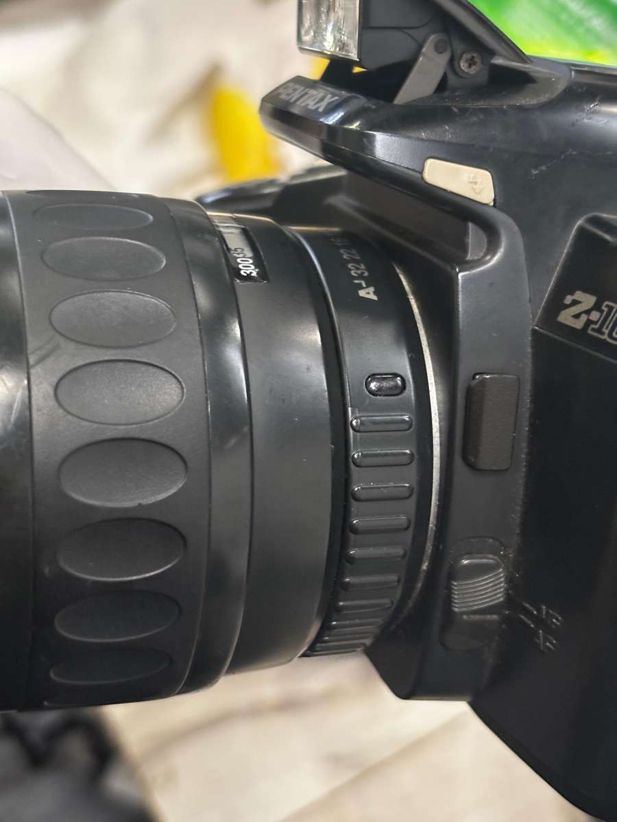 Pentax Z-10  Camera