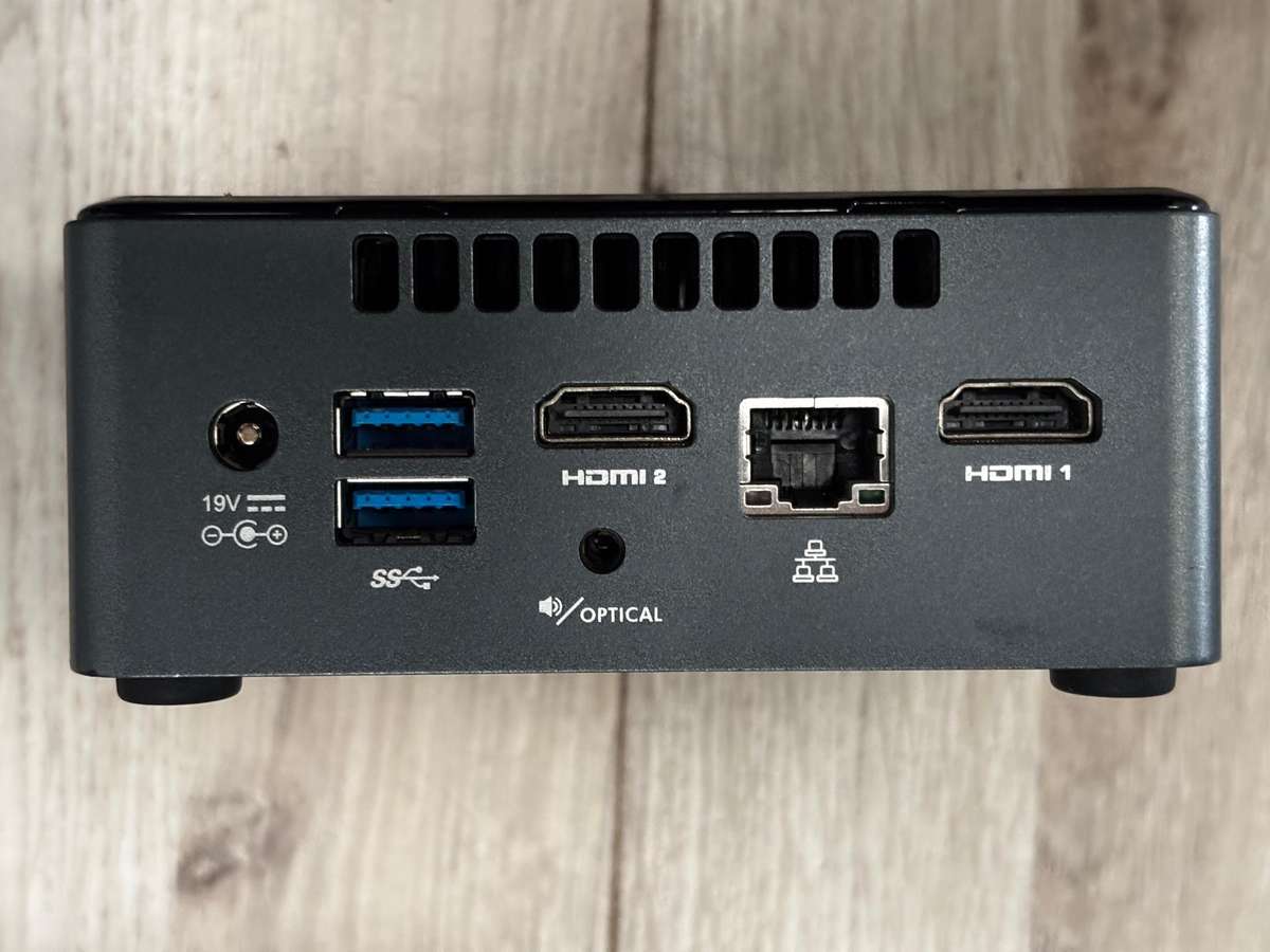 Intel NUC mini PC
