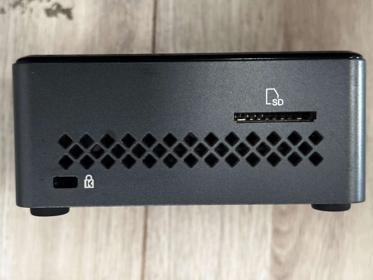 Intel NUC mini PC