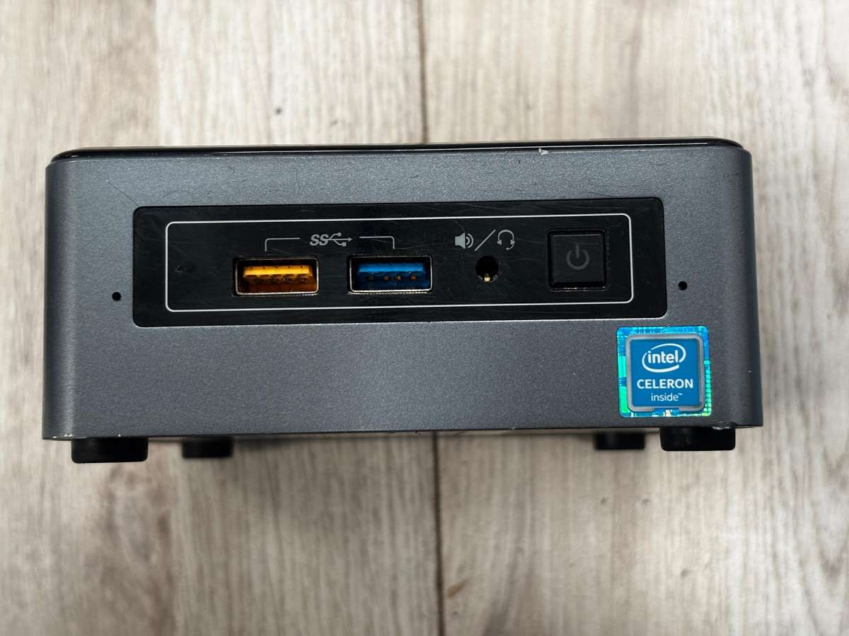 Intel NUC mini PC