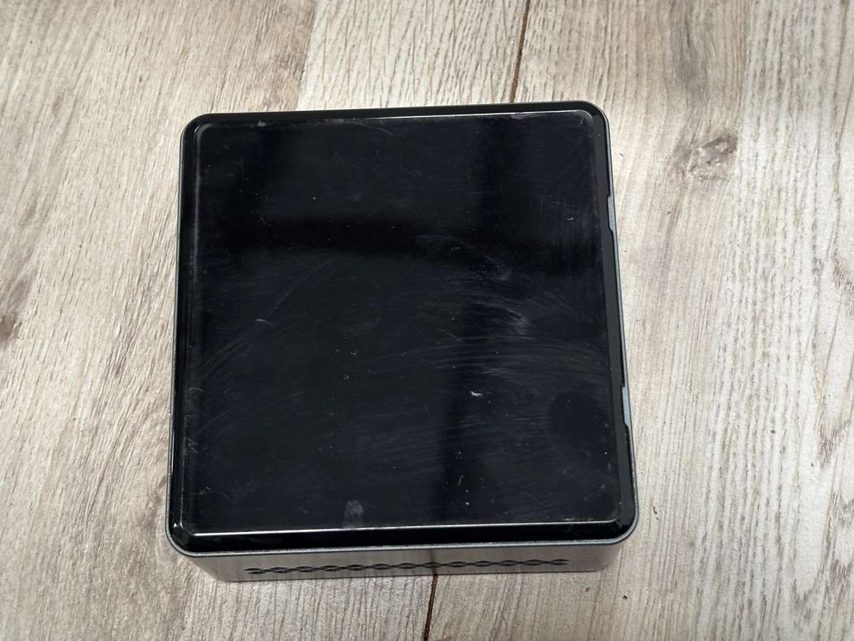 Intel NUC mini PC