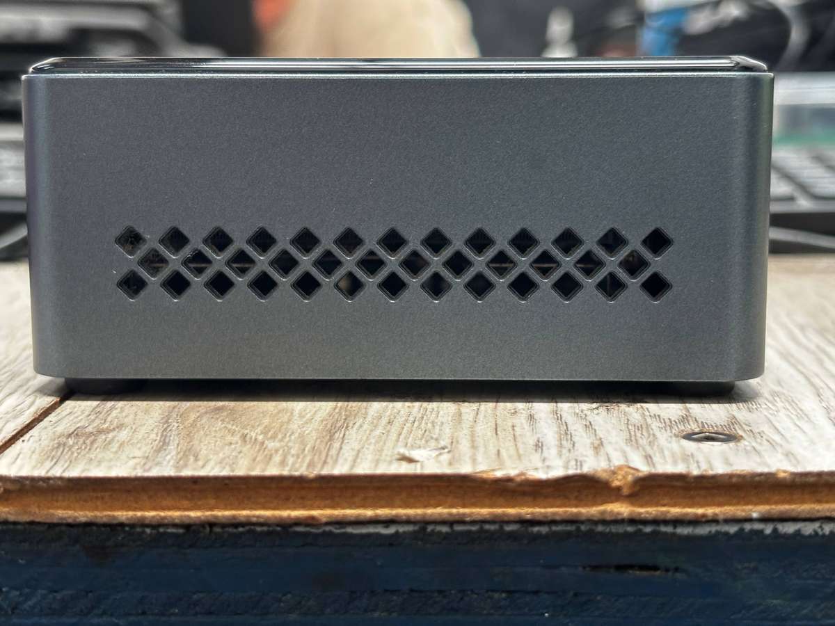 Intel NUC mini PC Celeron