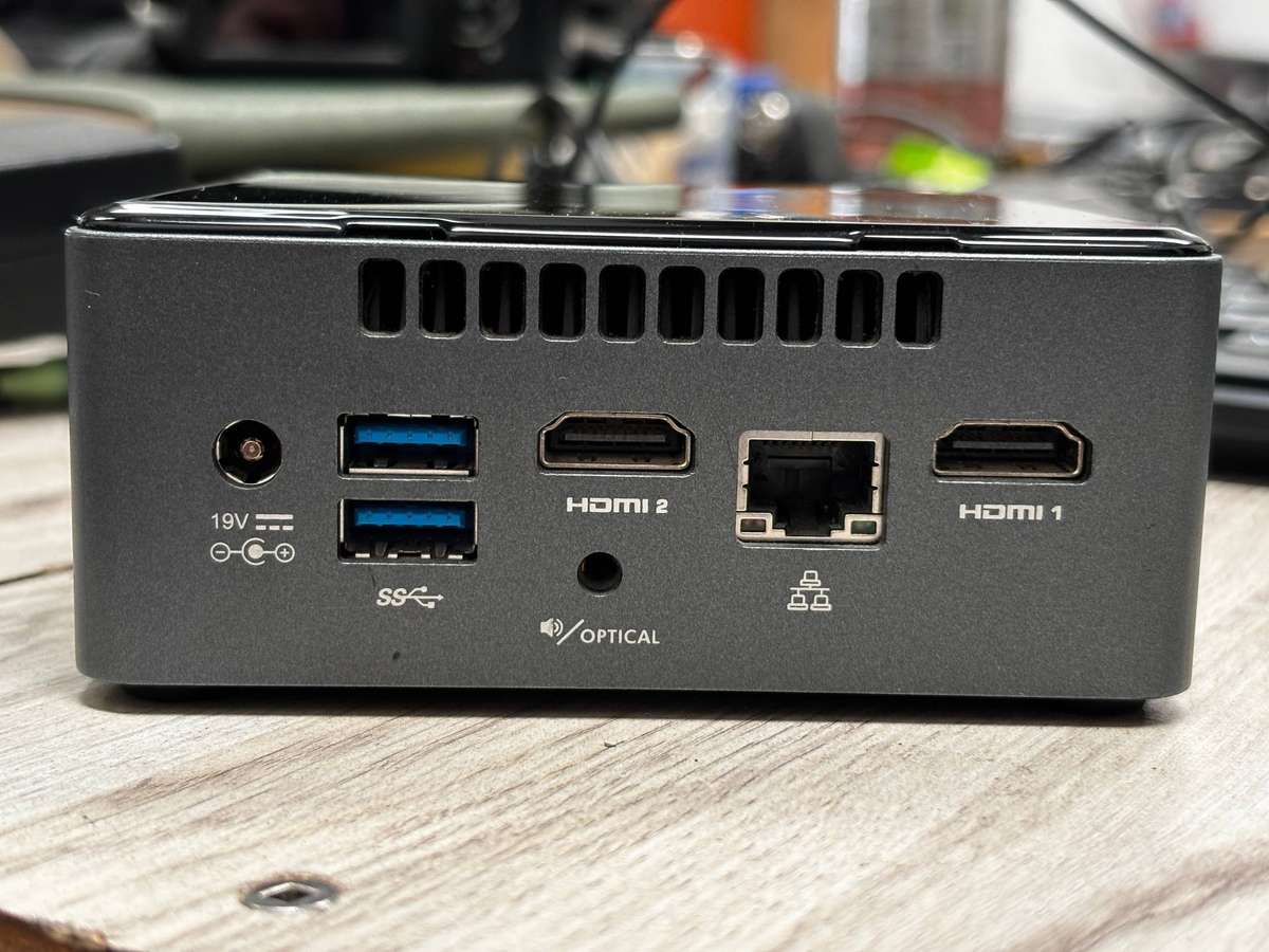 Intel NUC mini PC