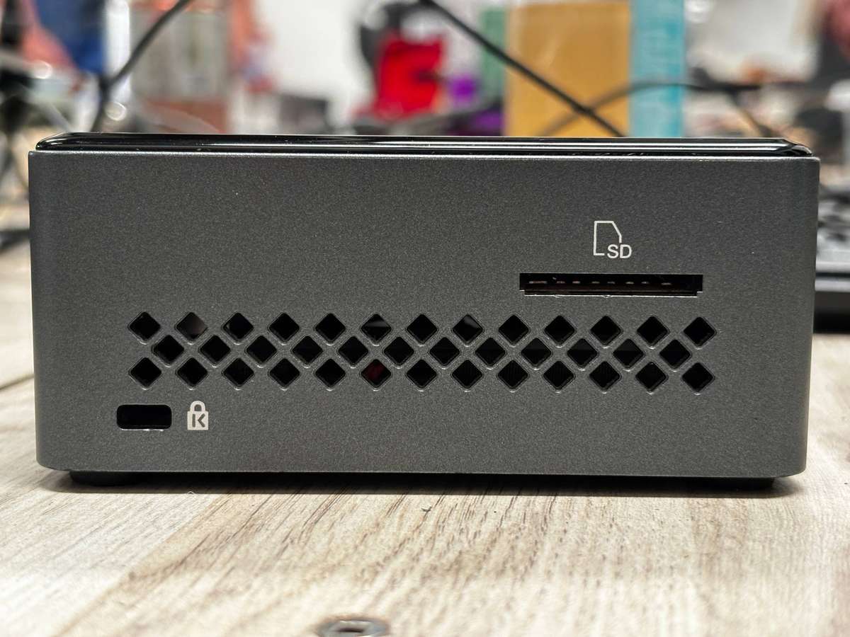 Intel NUC mini PC