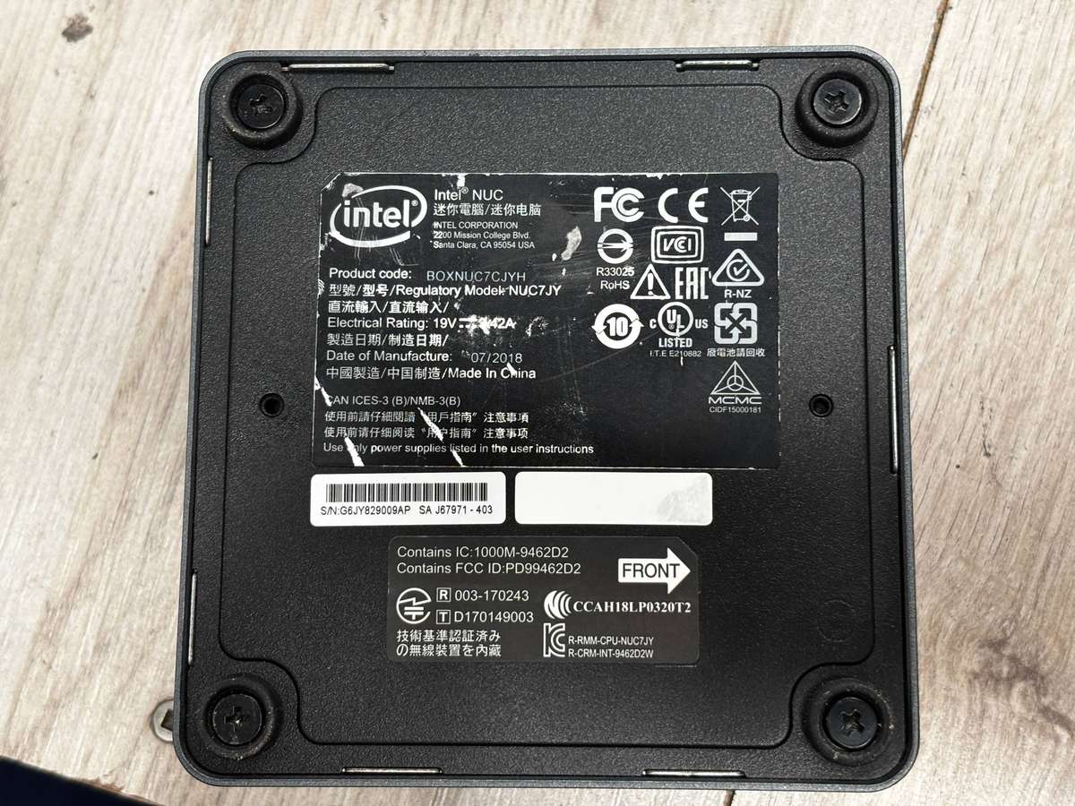 Intel NUC mini PC