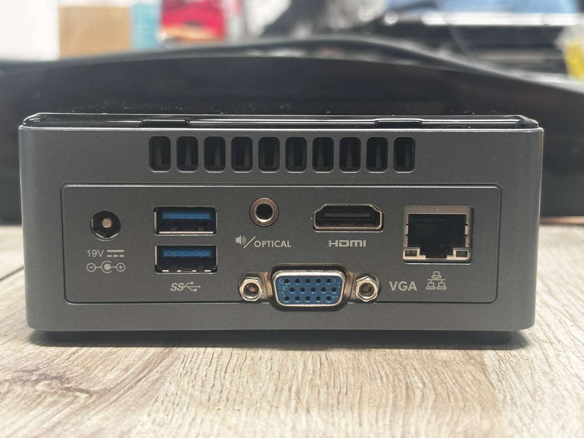 Intel NUC mini PC