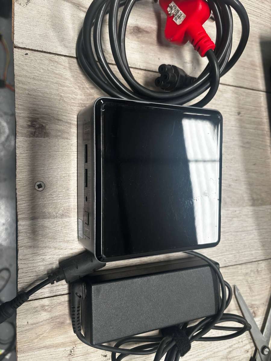 Intel NUC mini PC