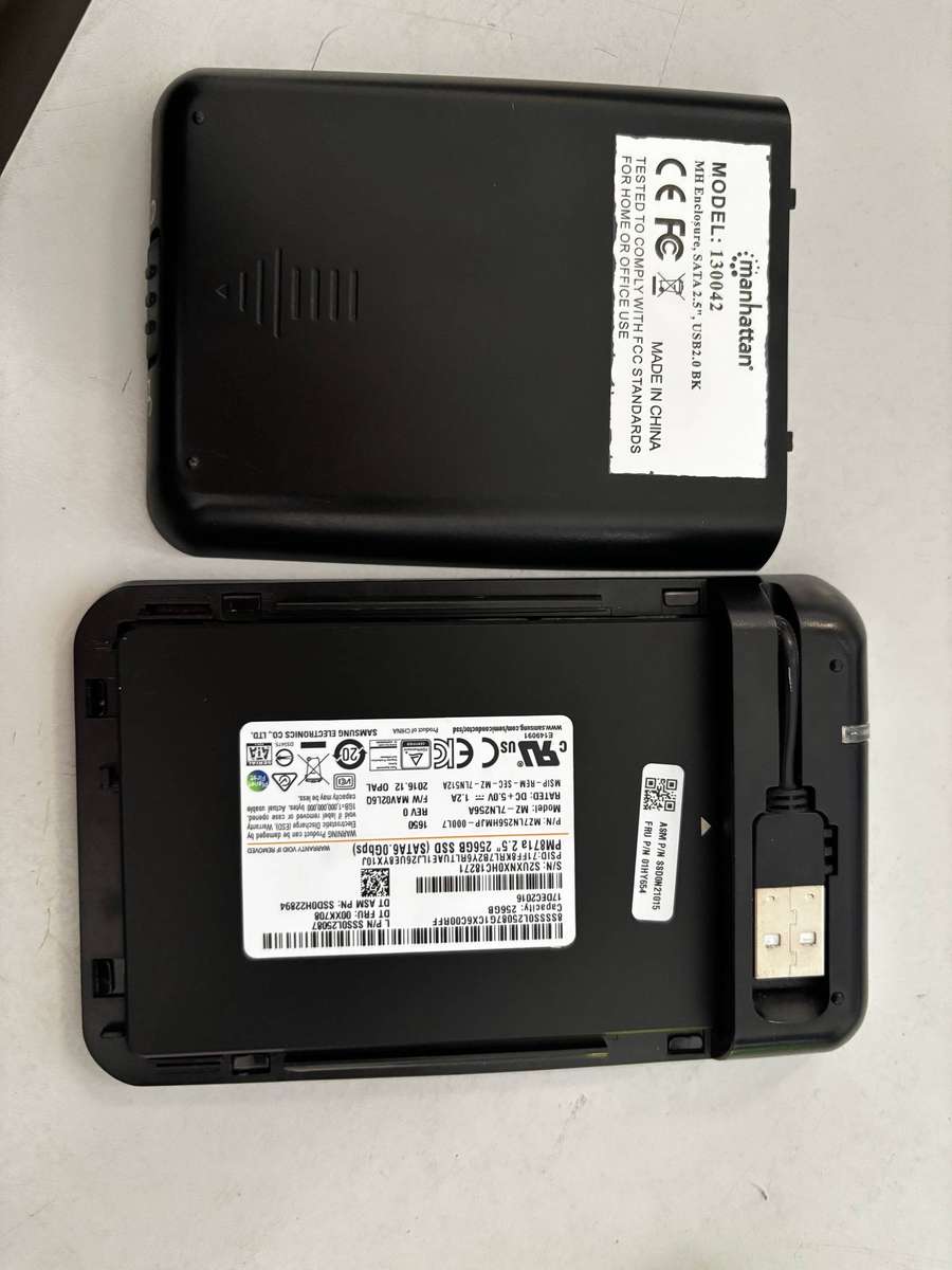 External hard drive enclosure - 256GB SSD Included