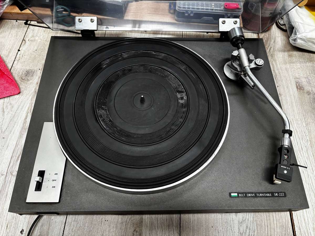Turntable - Belt driven Sansui