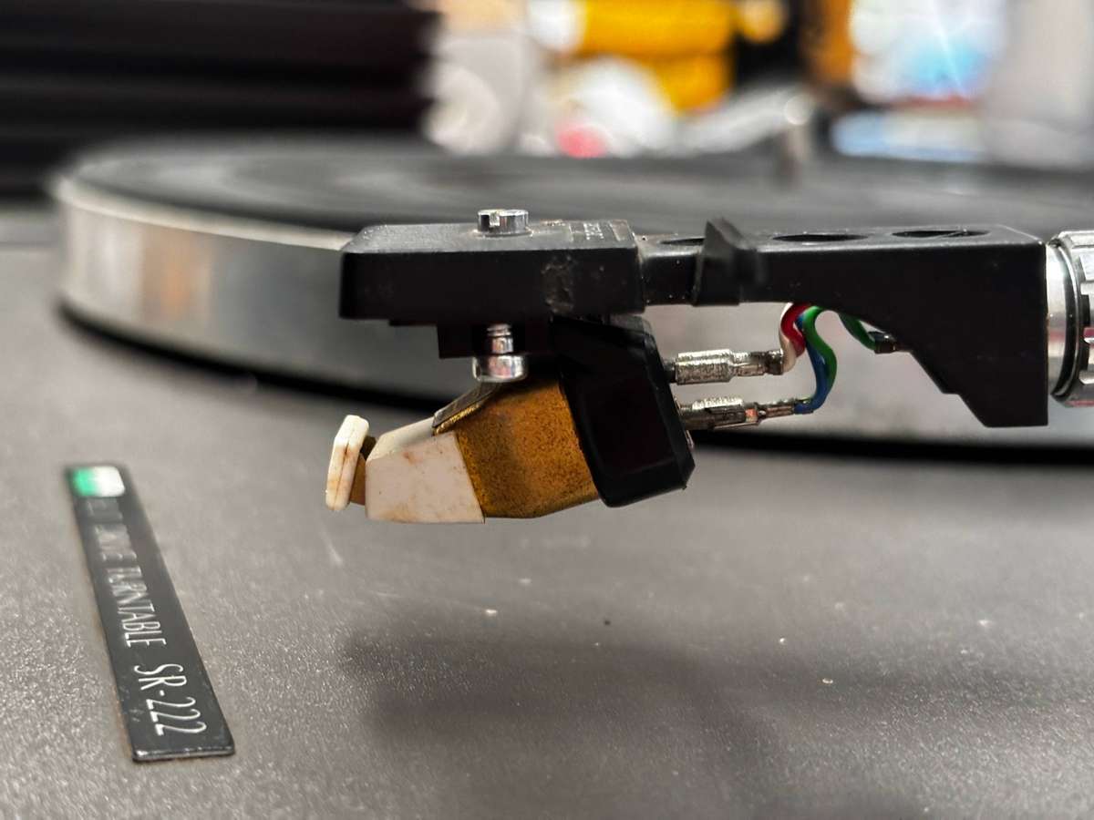 Turntable - Belt driven Sansui