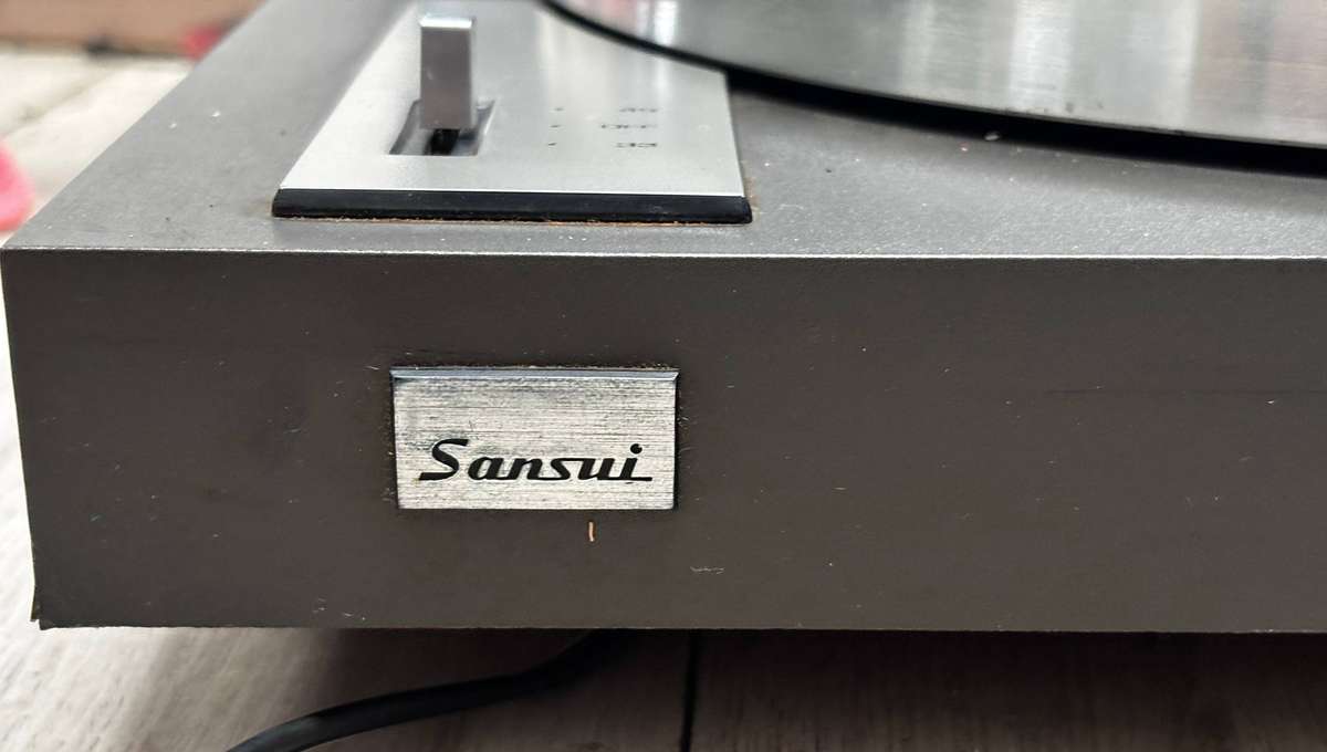 Turntable - Belt driven Sansui