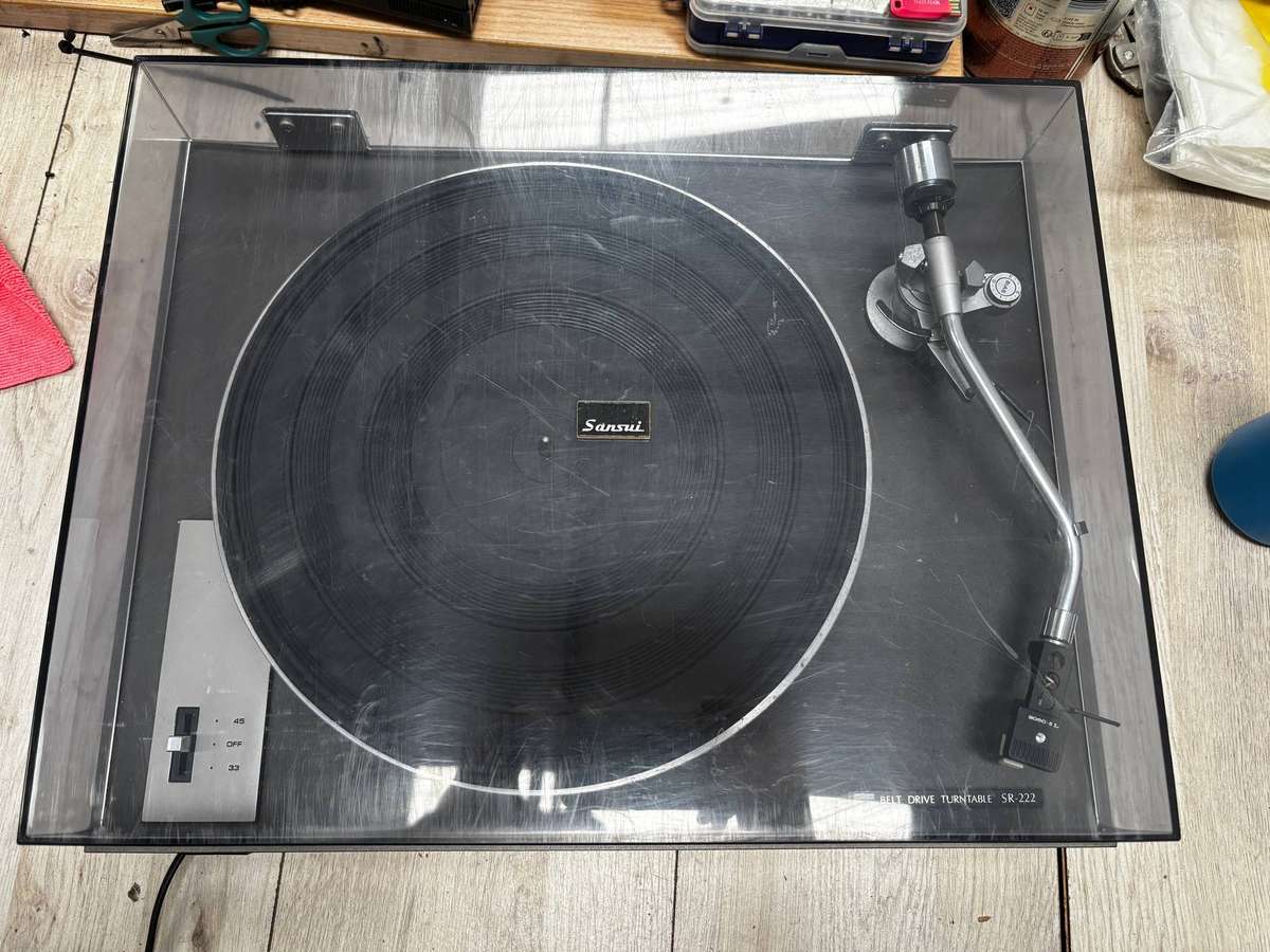 Turntable - Belt driven Sansui