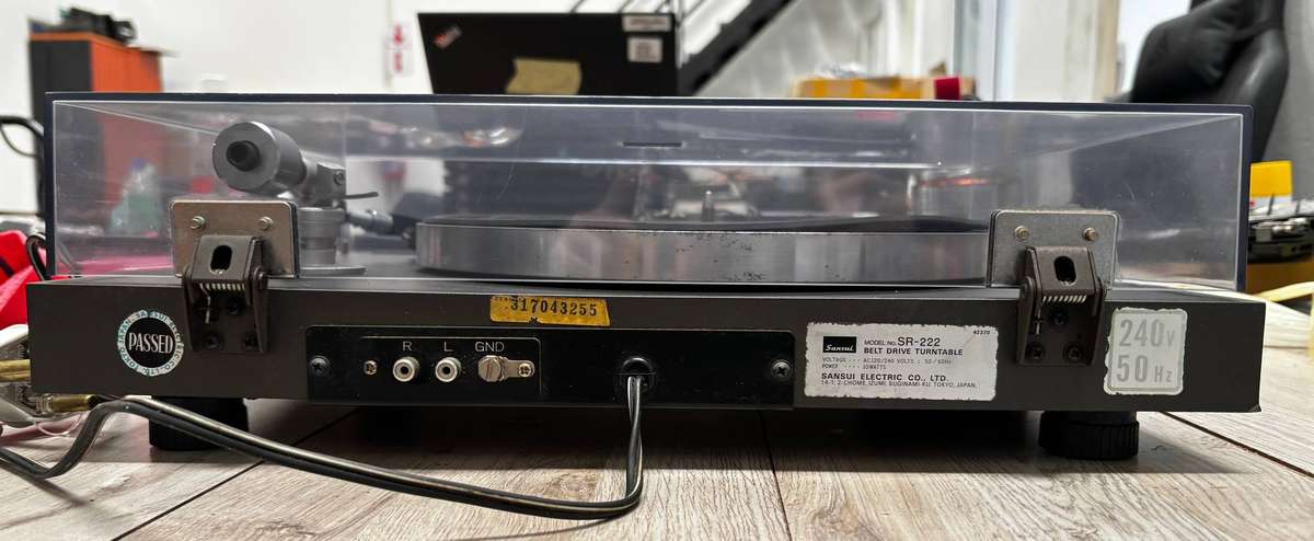 Turntable - Belt driven Sansui