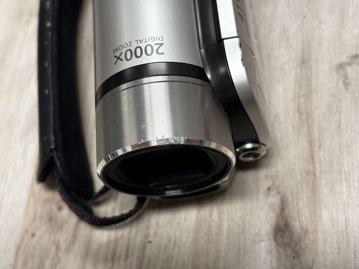 Digital Camcorder - Canon - NEEDS A BATTERY