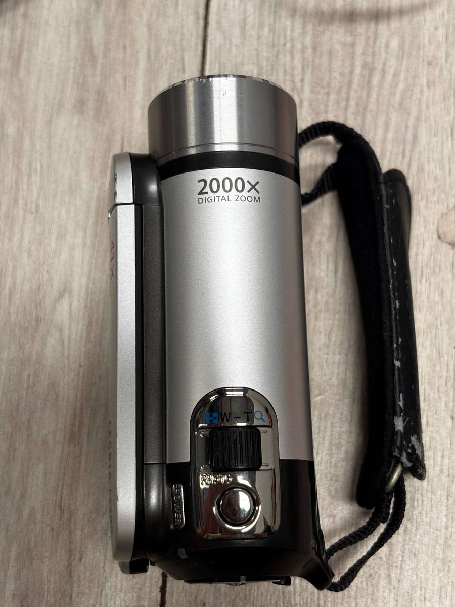 Digital Camcorder - Canon - NEEDS A BATTERY