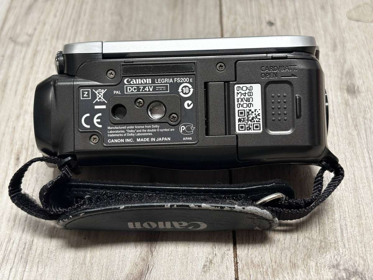 Digital Camcorder - Canon - NEEDS A BATTERY