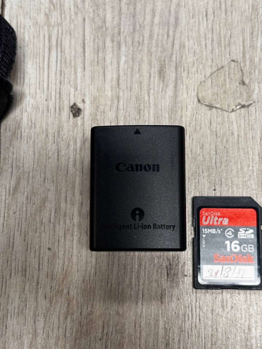 Digital Camcorder - Canon - NEEDS A BATTERY