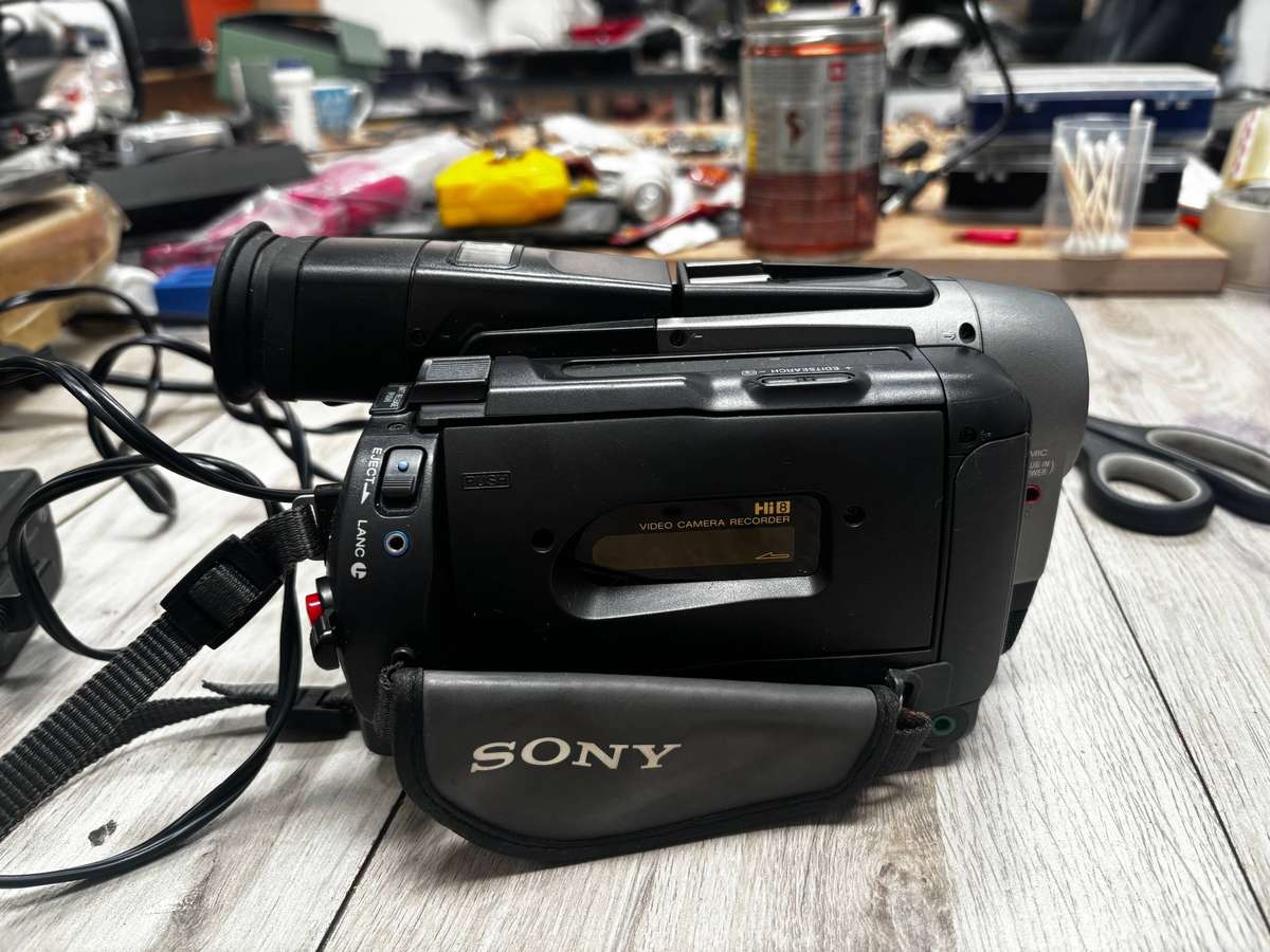 Video Camera - Sony - Needs repairs