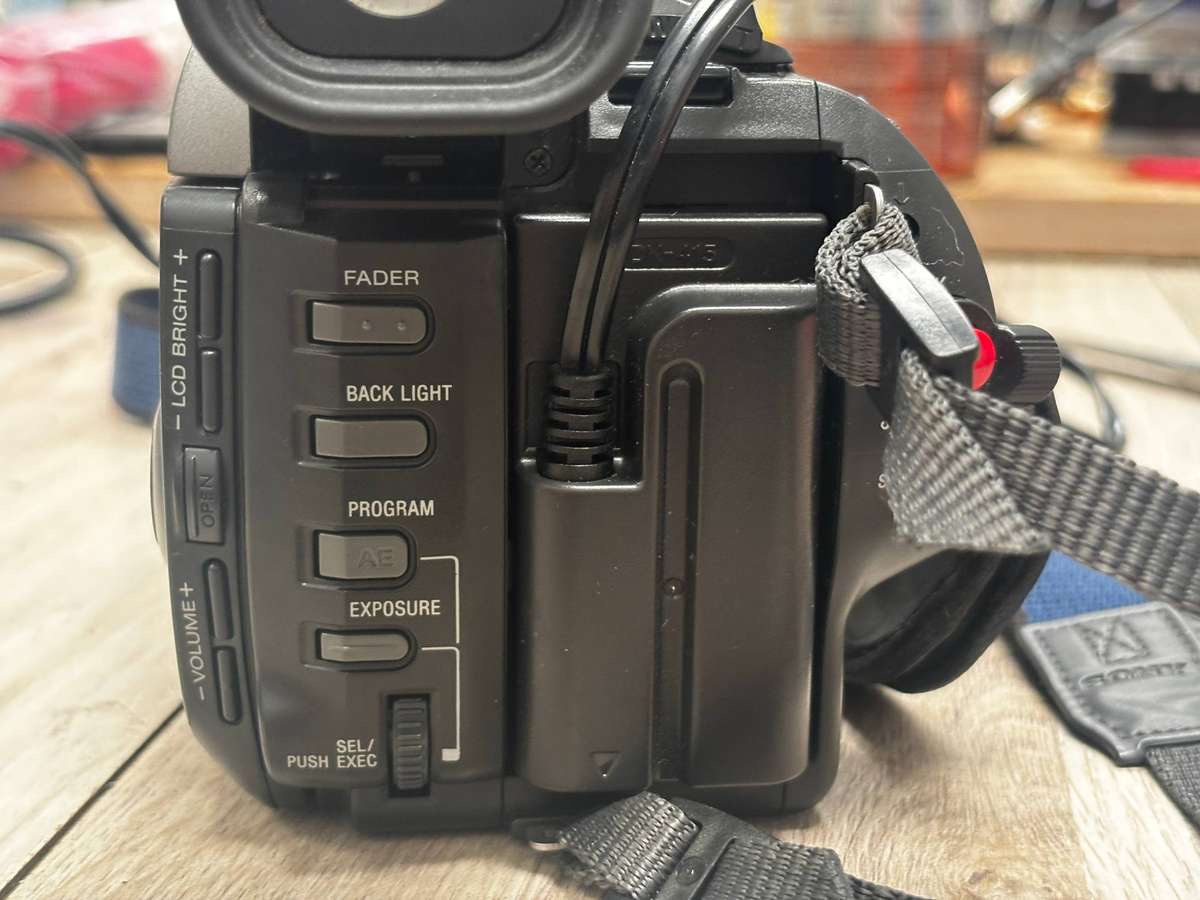 Video Camera - Sony - Needs repairs