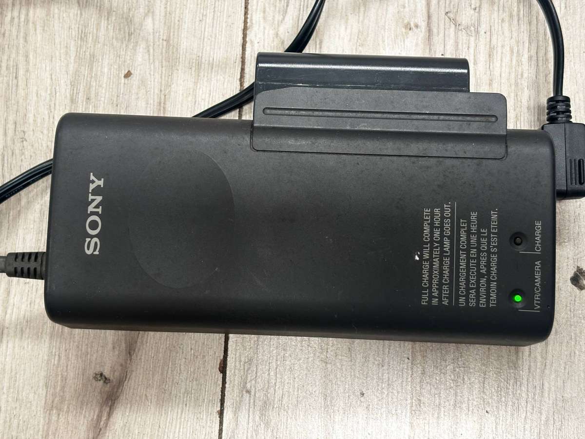 Video Camera - Sony - Needs repairs