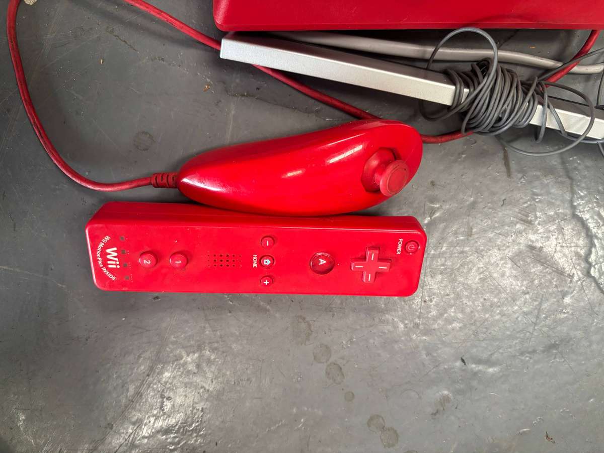 Nintendo Wii Red edition