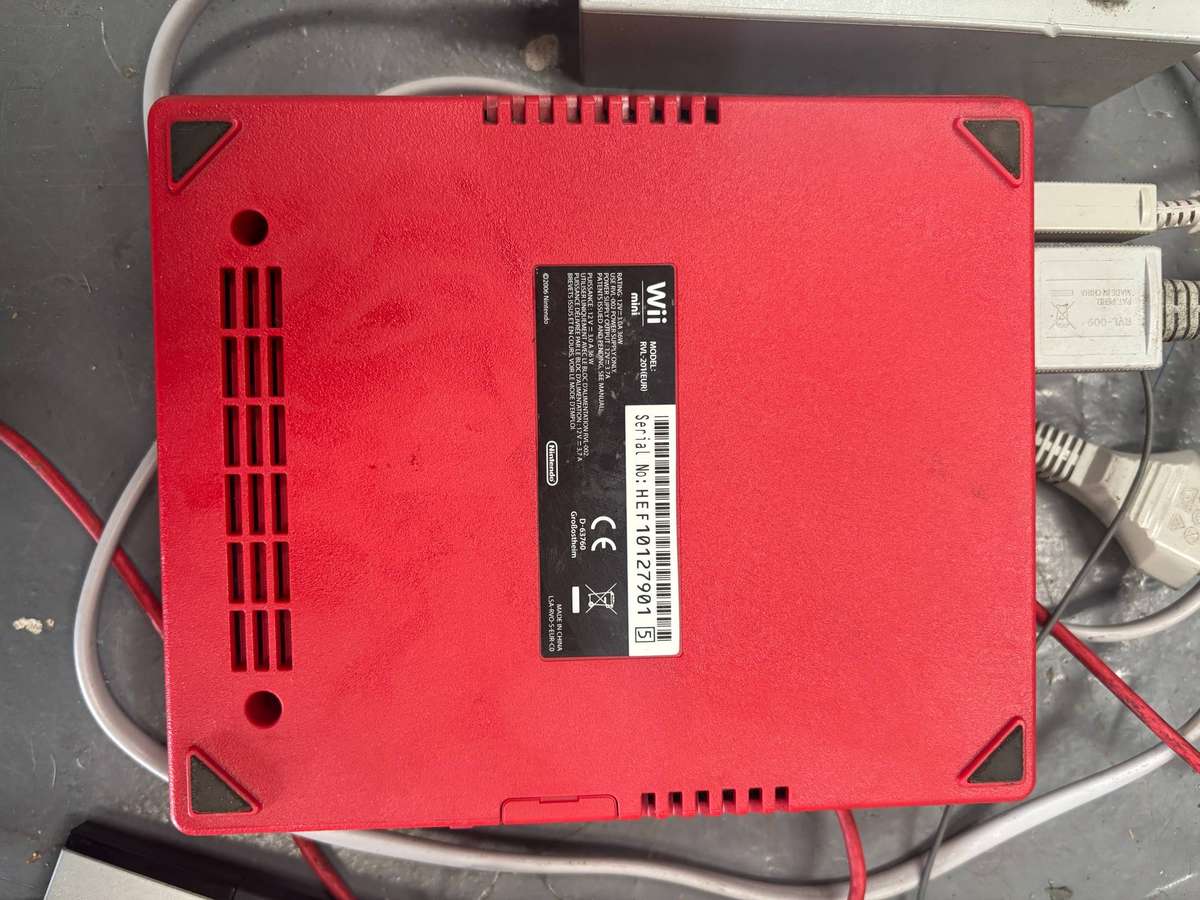 Nintendo Wii Red edition