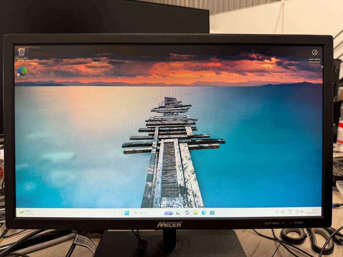 MECER 19.5" TFT LED Monitor (2)