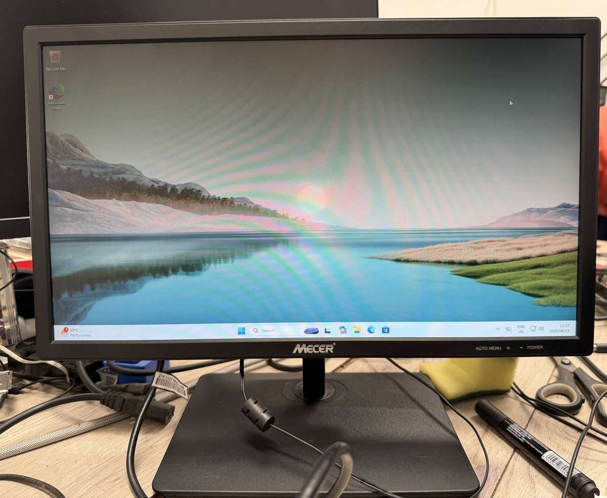 MECER 19.5" TFT LED Monitor (3)