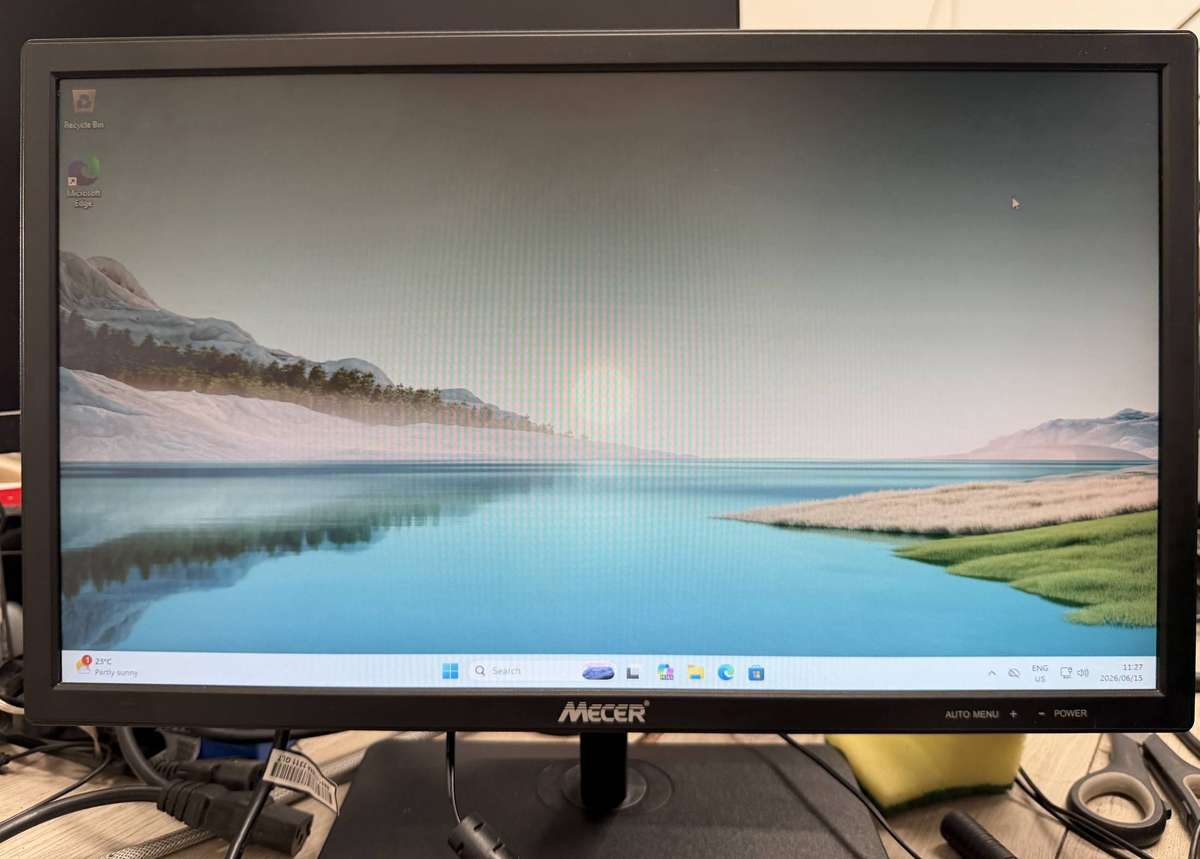 MECER 19.5" TFT LED Monitor (3)