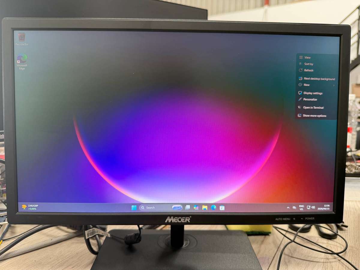 MECER 19.5" TFT LED Monitor (4)