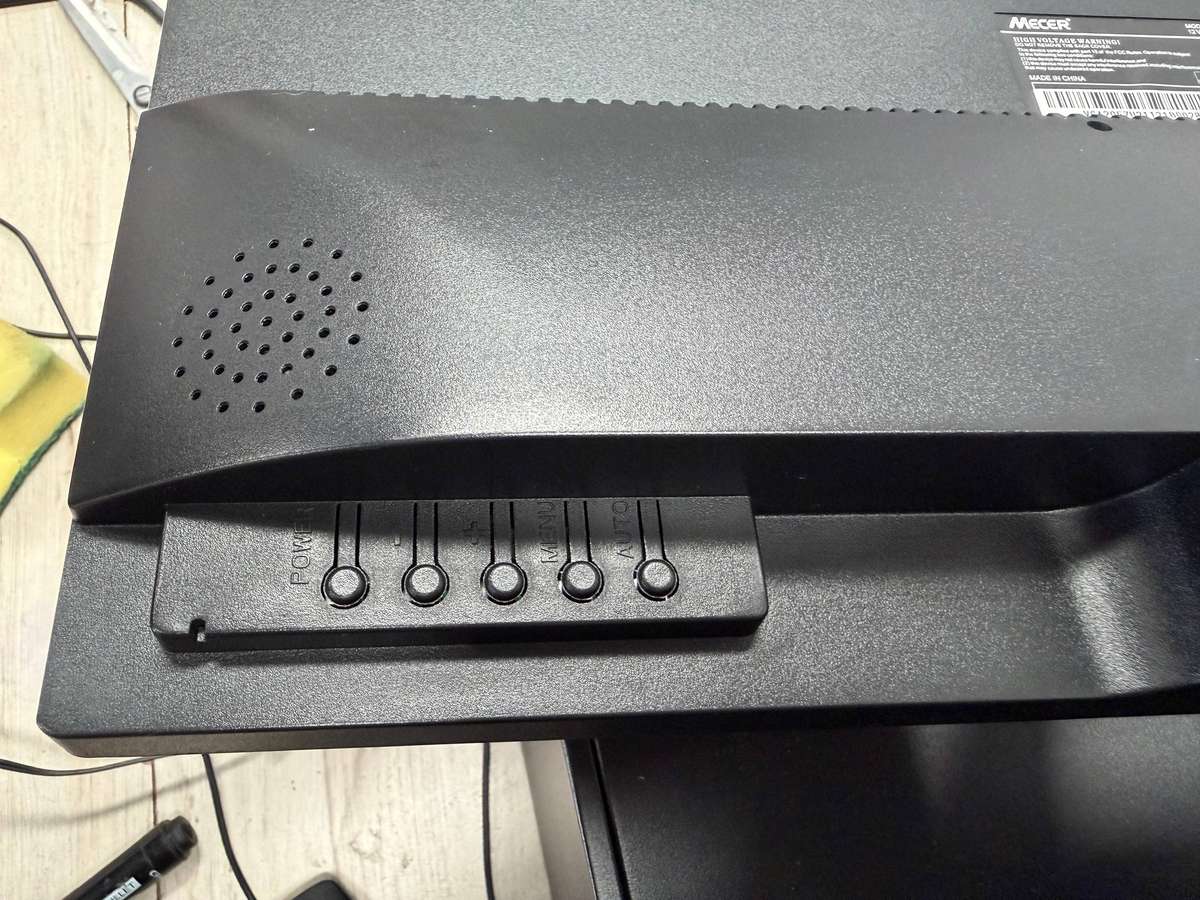 MECER 19.5" TFT LED Monitor (4)