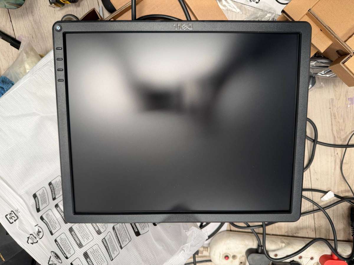 LCD - Dell E1715S