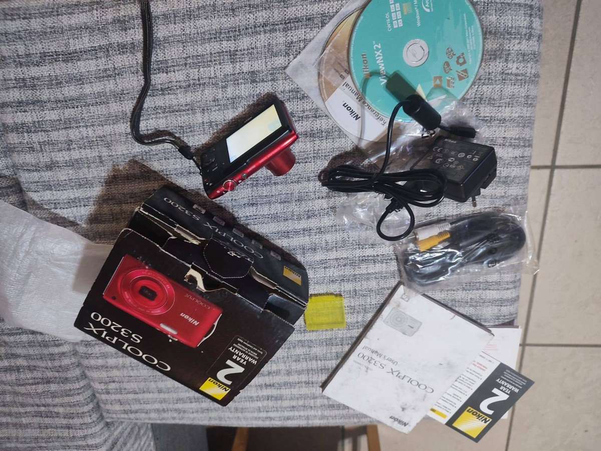 nikon coolpix s3200