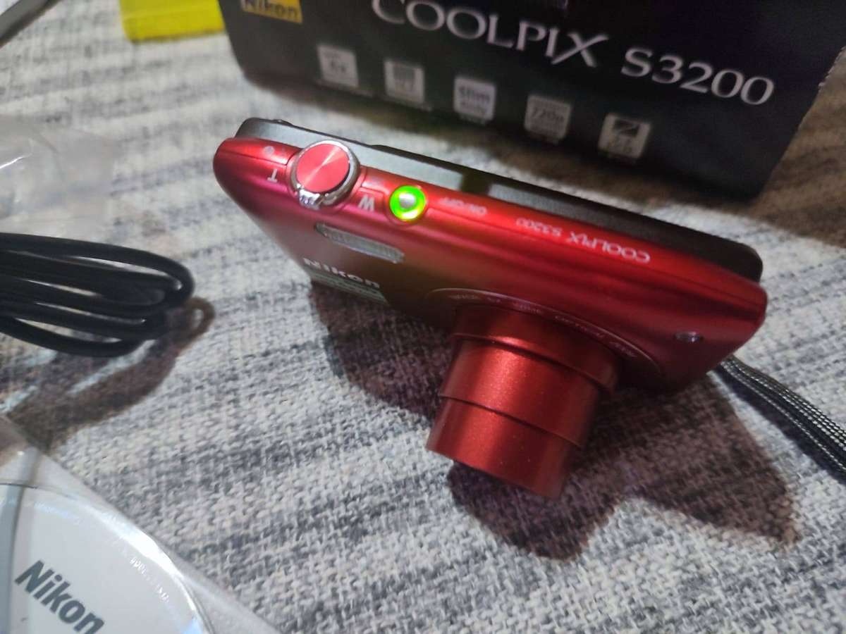 nikon coolpix s3200