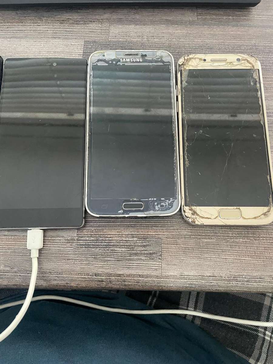 Samsung,  huawei etc 5 phones for spares