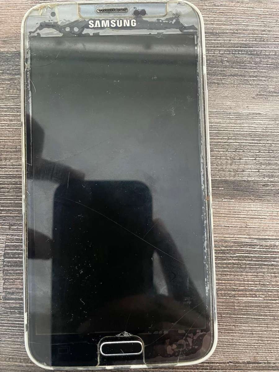 Samsung,  huawei etc 5 phones for spares