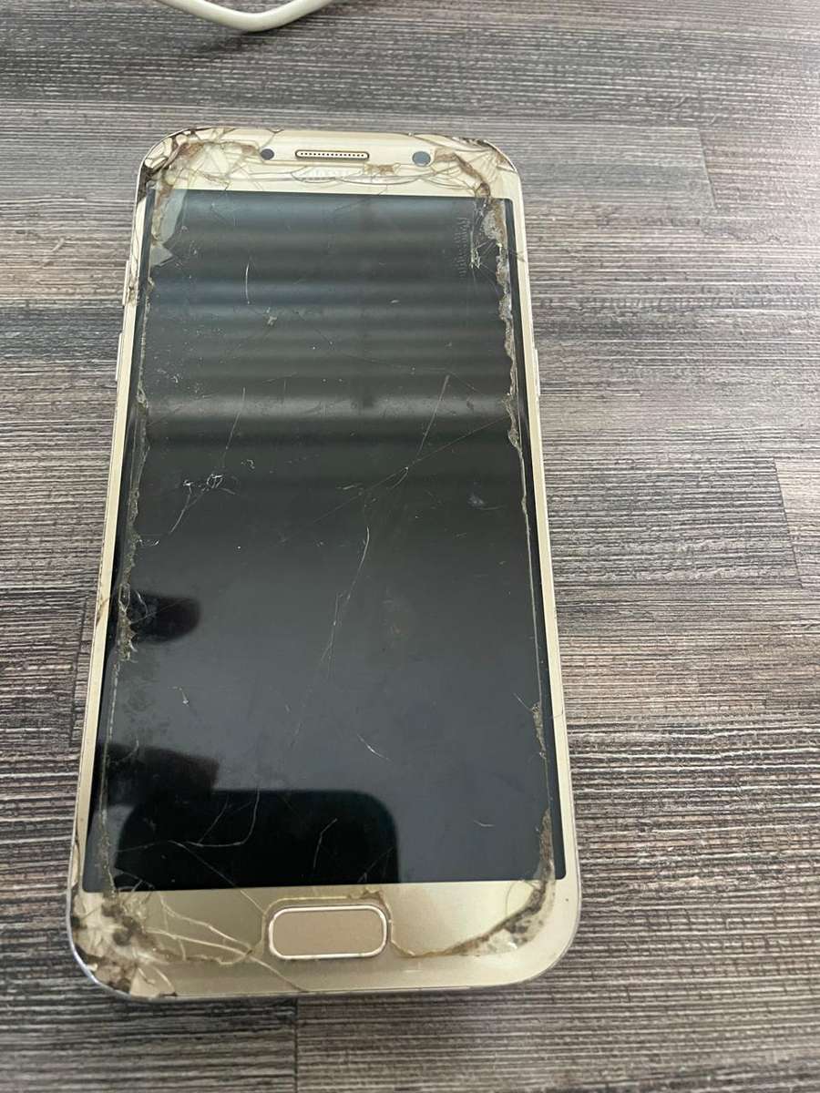 Samsung,  huawei etc 5 phones for spares