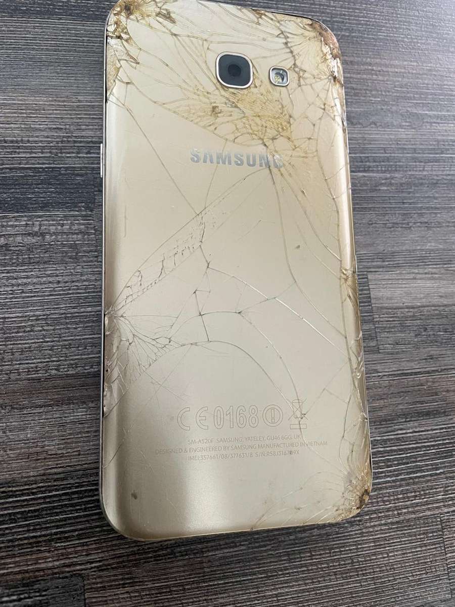 Samsung,  huawei etc 5 phones for spares