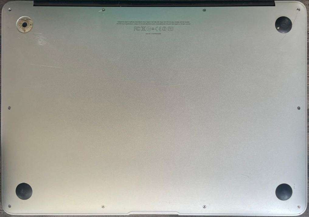 Macbook Air - no charger - not tested.