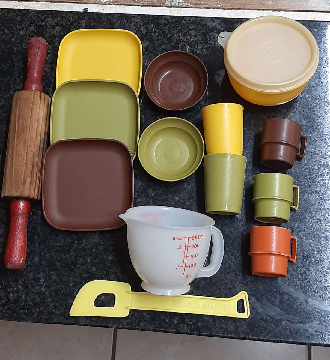 Vintage Tupperware assorted Toy Bakeware 14 pieces