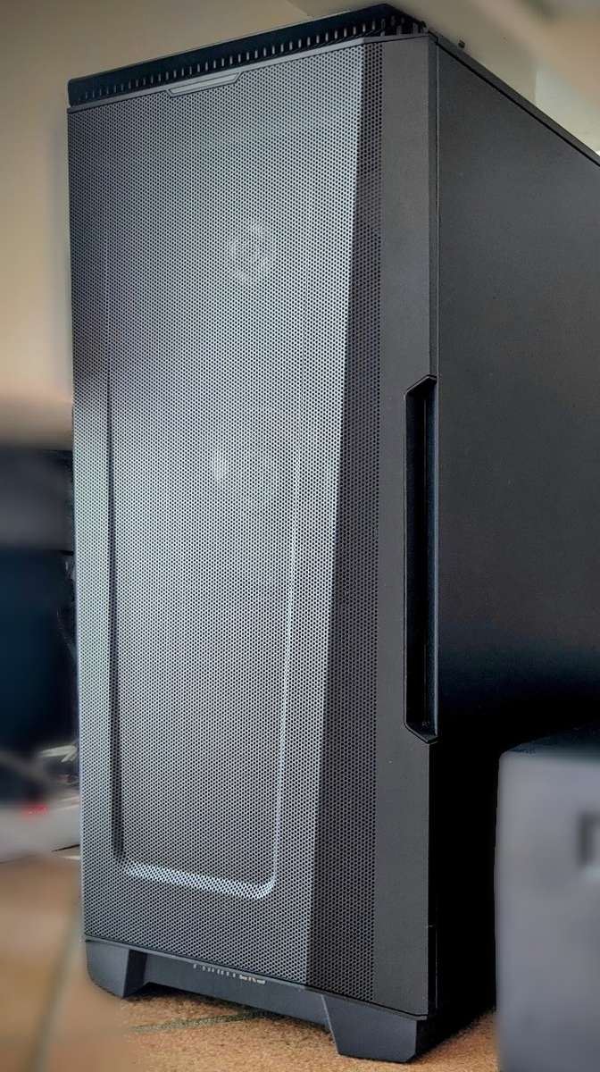 Desktop PC, Ryzen 7 5800X, 64GB, RX 6900 XT GPU, Dell 32" 165Hz FreeSync 2 Monitor