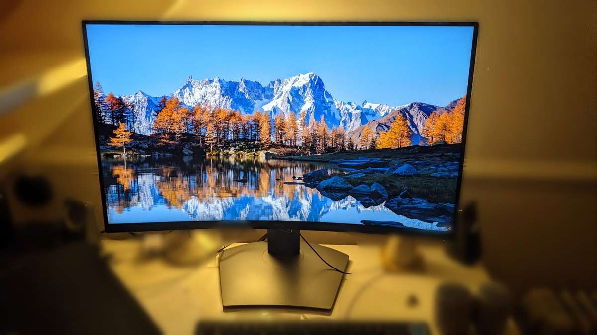 Desktop PC, Ryzen 7 5800X, 64GB, RX 6900 XT GPU, Dell 32" 165Hz FreeSync 2 Monitor