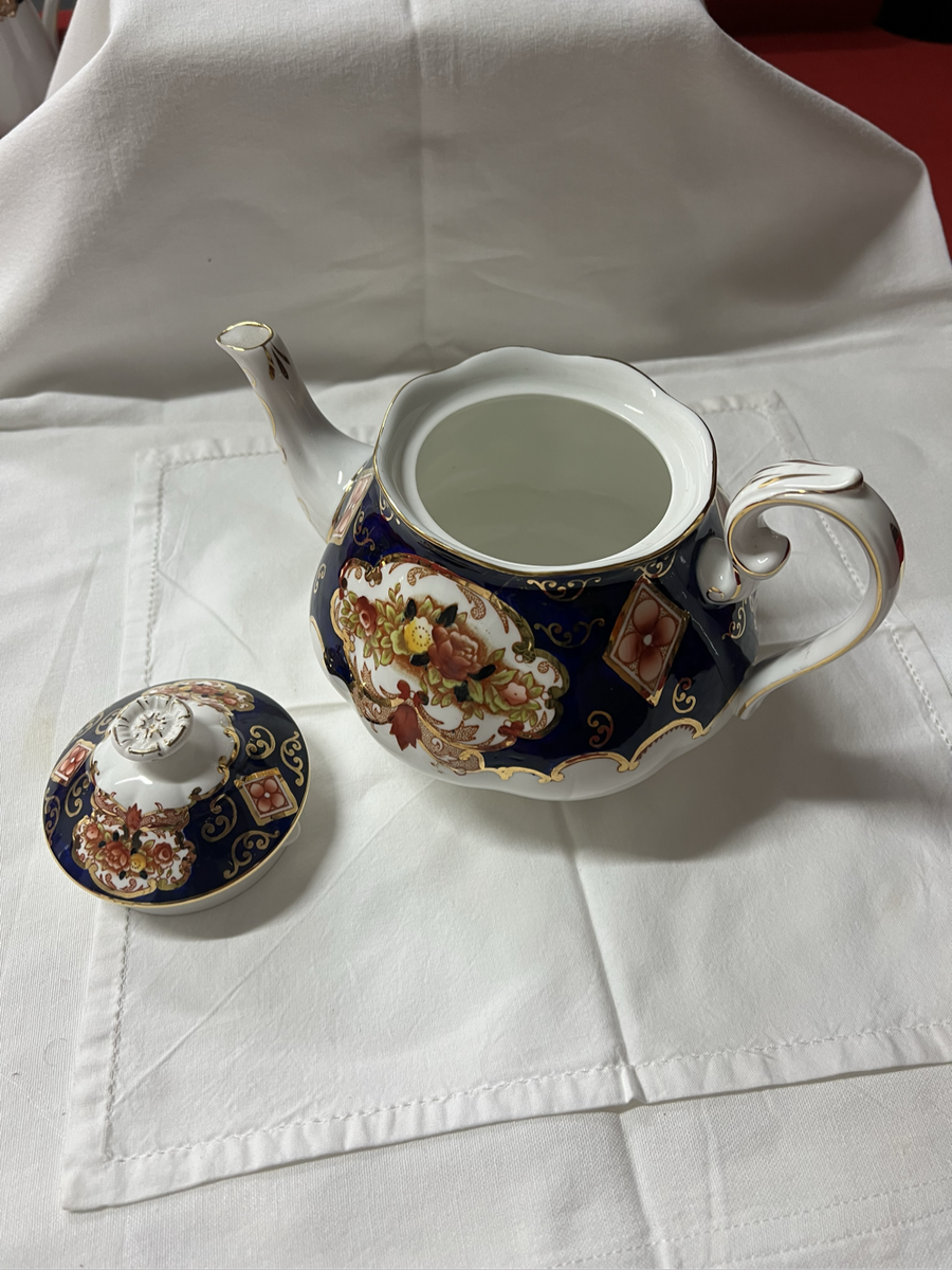 Royal Albert Heirloom Tea Pot